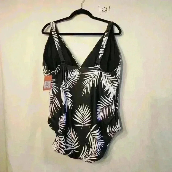 Noon womens swimsuit size 24 NWT color black and white. Resort - Picture 2 of 3